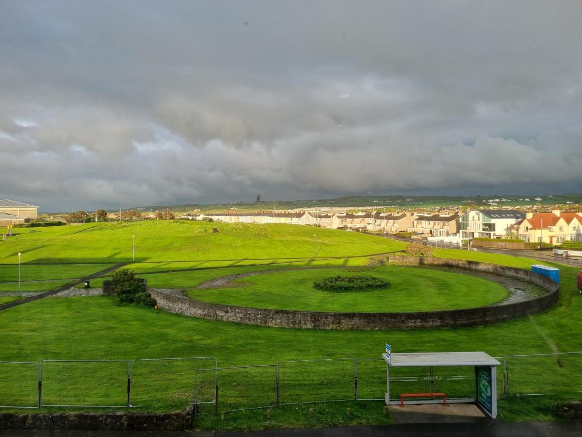 5 Dunluce Park - Portrush By The Sea Lejlighed Eksteriør billede