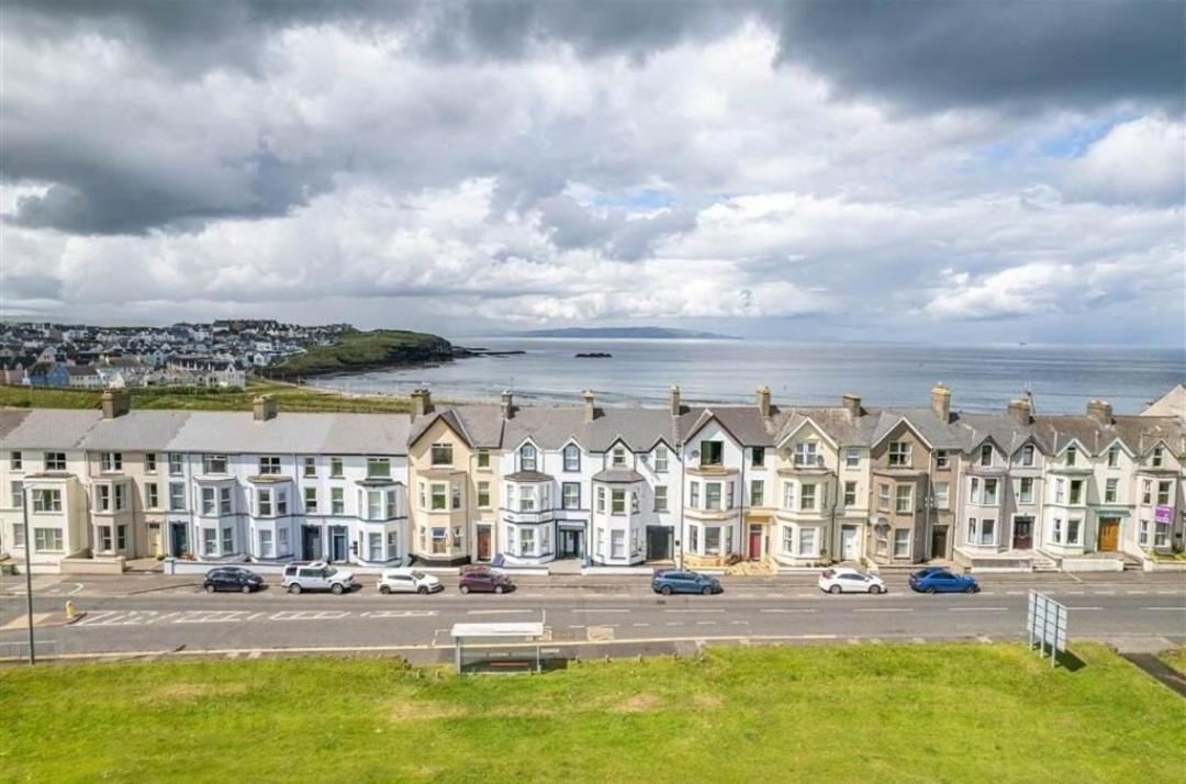 5 Dunluce Park - Portrush By The Sea Lejlighed Eksteriør billede