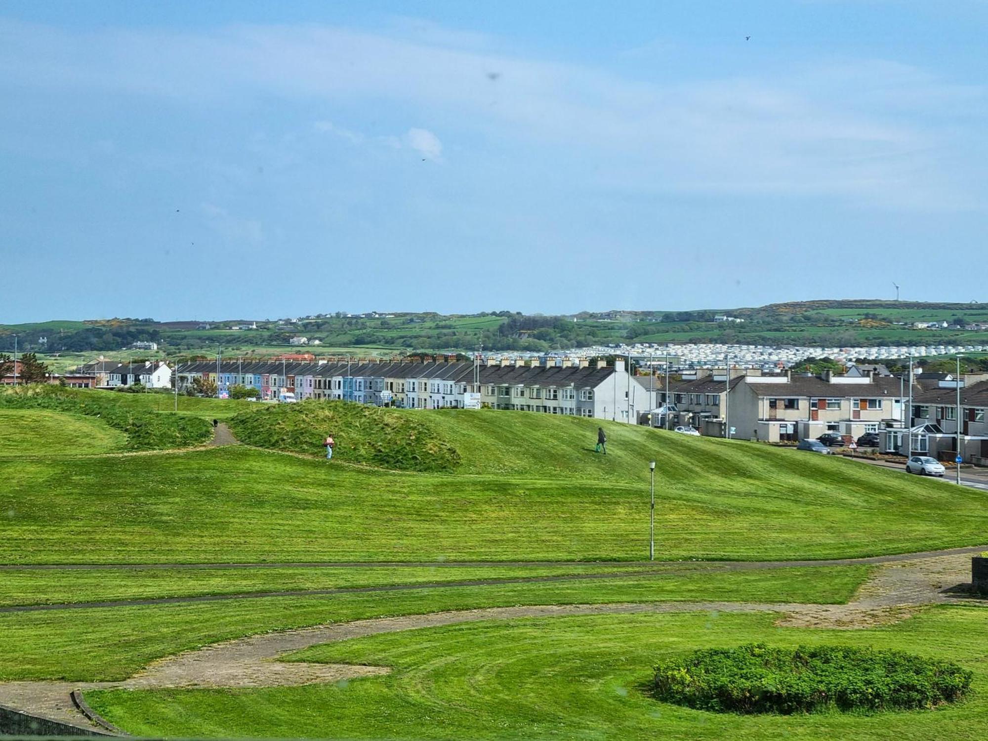 5 Dunluce Park - Portrush By The Sea Lejlighed Eksteriør billede