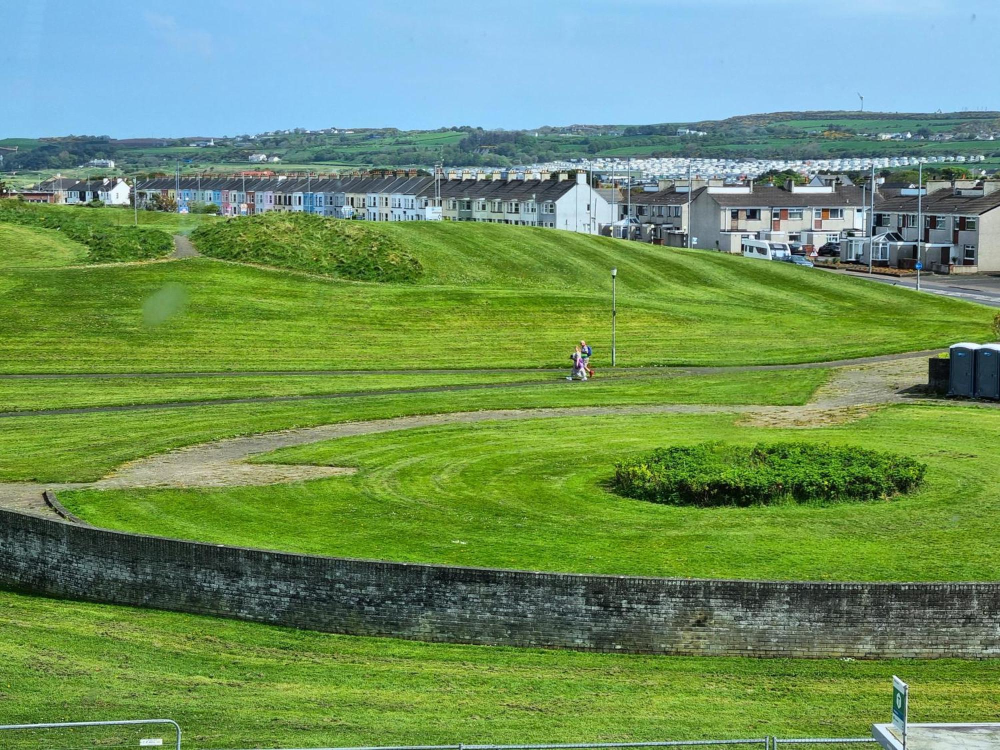 5 Dunluce Park - Portrush By The Sea Lejlighed Eksteriør billede